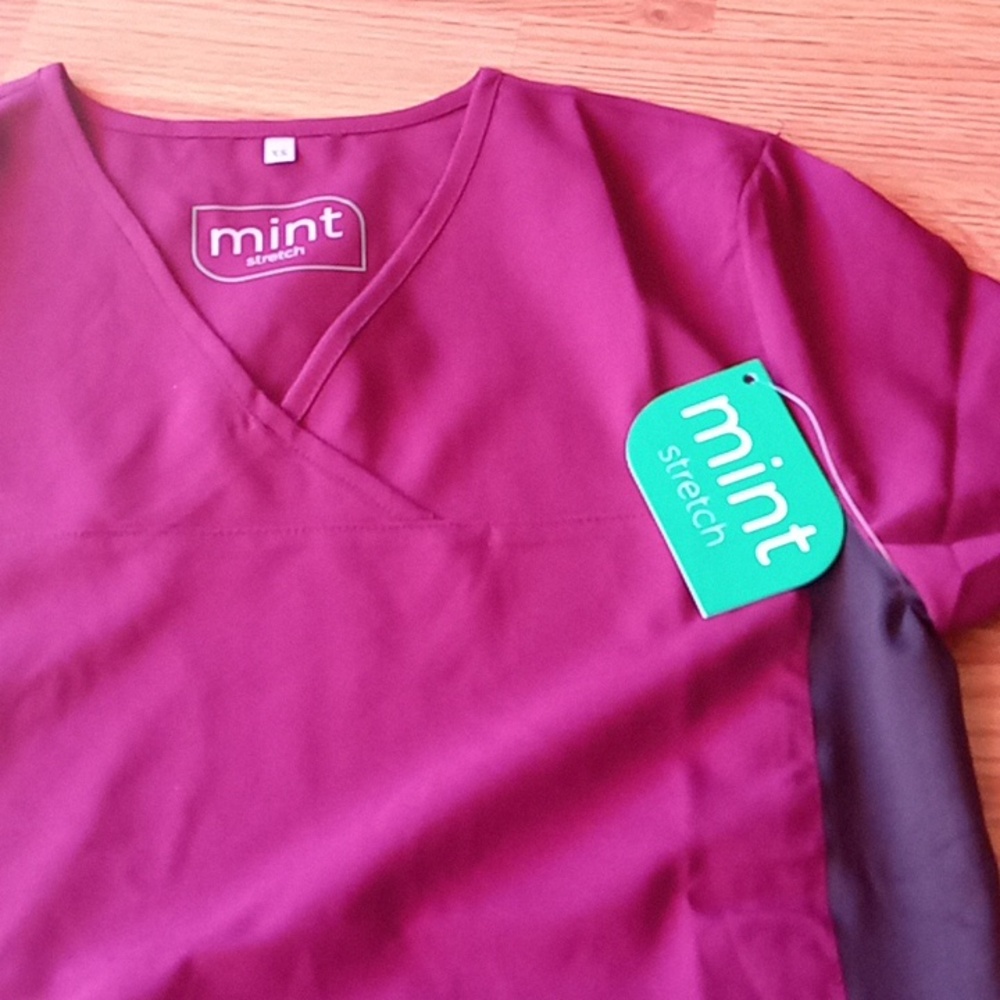 NWT Mint brand ladies scrubs top, sz XS, S - Picture 5 of 8